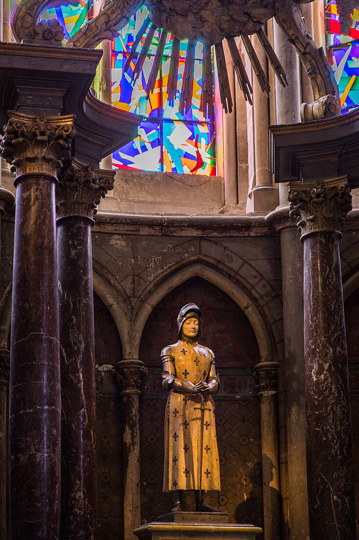Statue von Joan Of Arc, Kathedrale Notre-Dame de Reims, seit Dezember 1991 Unesco Weltkulturerbe, dies Ist die Kathedrale, in der alle Könige von Frankreich seit Clovis im 5. Jahrhundert gekrönt wurden, Marne, Grand Est Region, Frankreich