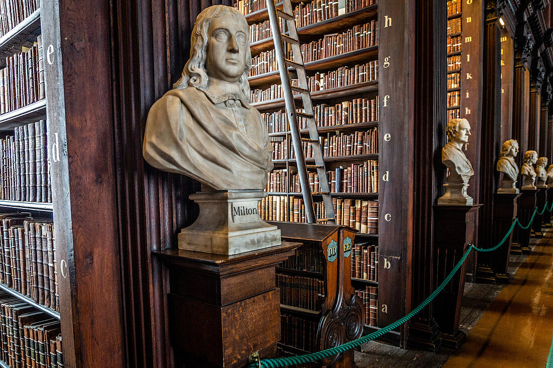 Der Long Room, Bibliothek des Trinity College Dublin, Universität aus dem 16. Jahrhundert, Dublin, Irland