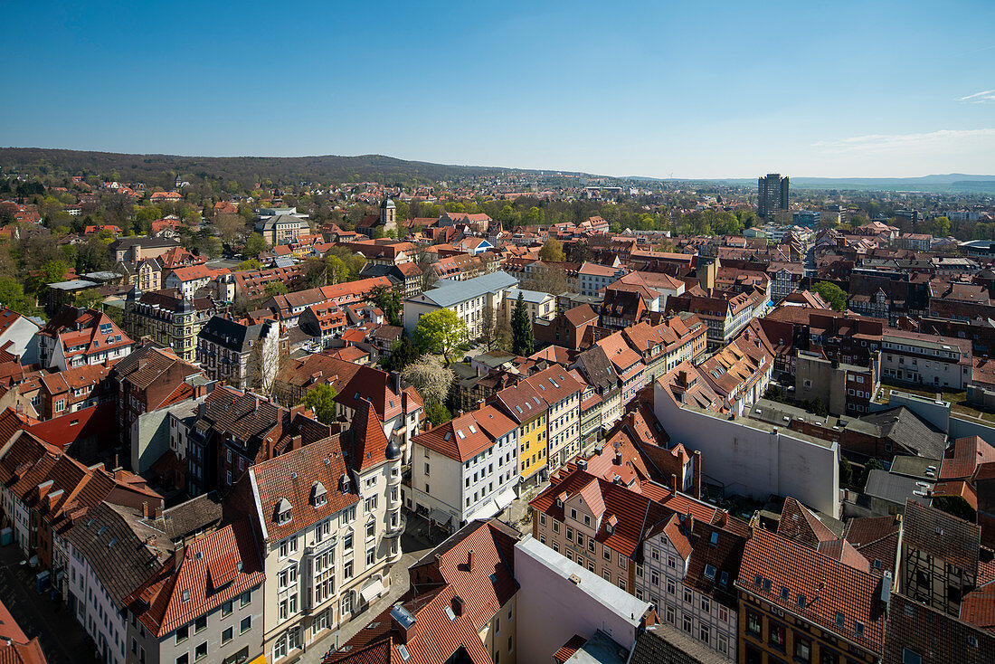 Blick vom Turm der St. Jacobi Kirche auf die Altstadt, Göttingen, Niedersachsen, Deutschland, Europa