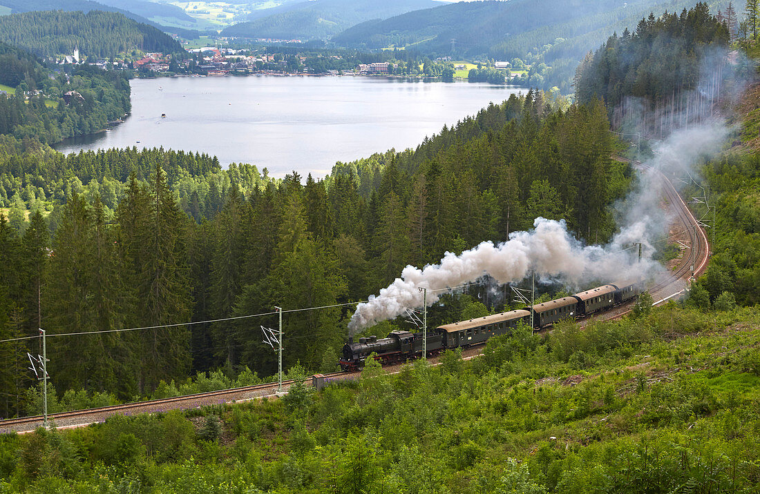 View over the Titisee with Dreiseenbahn, summer, southern Black Forest, Black Forest, Baden-Wuerttemberg, Germany, Europe