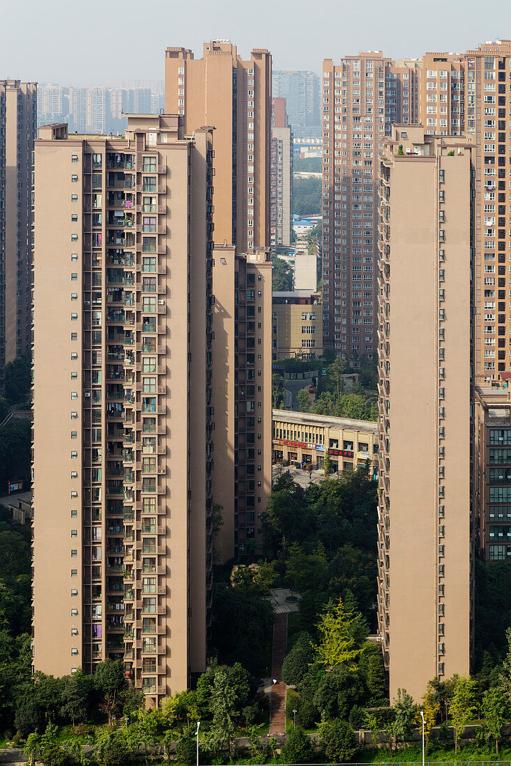 Wohnblöcke in Hochhäusern, Stadt Chengdu, Provinz Sichuan, China LA008736