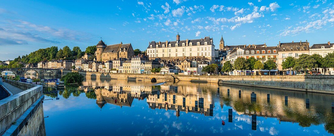 France, Mayenne, Laval, the banks of Mayenne river, the medieval Old Castle and the Renaissance New Castle