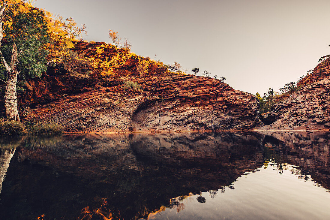 Sonnenuntergang in der Hamersley Gorge im Karijini Nationalpark in Westaustralien, Australien, Ozeanien