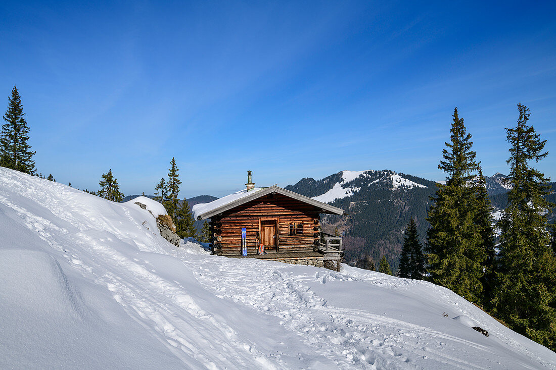 Small alpine hut in winter, Risserkogel, Bavarian Alps, Upper Bavaria, Bavaria, Germany