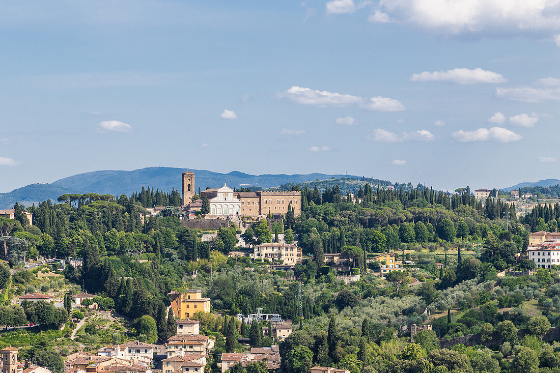 Ausblick auf die hügelige Landschaft rund um Florenz, Italien