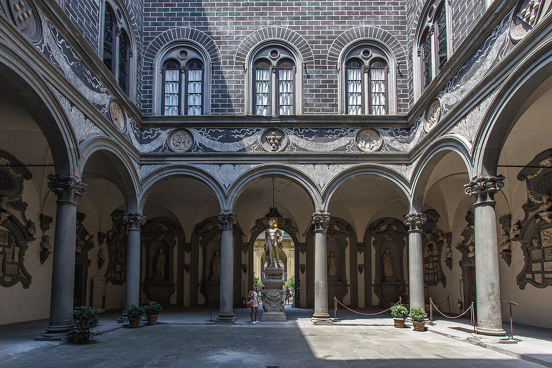 Im Innenhof des Palazzo Medici Riccardi in Florenz, Italien