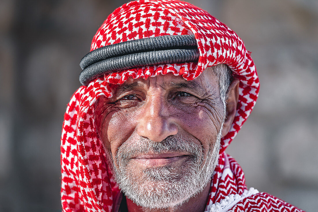 Portrait eines Schäfers in den Hügeln von Shobak in Jordanien