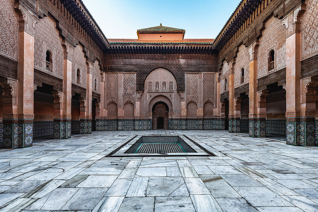 Die alte islamische Koranschule Ben Youssef Medersa in der Medina von Marrakesch, Marokko
