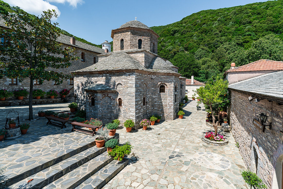 Im Kloster Evangelistria von Skiathos, Griechenland