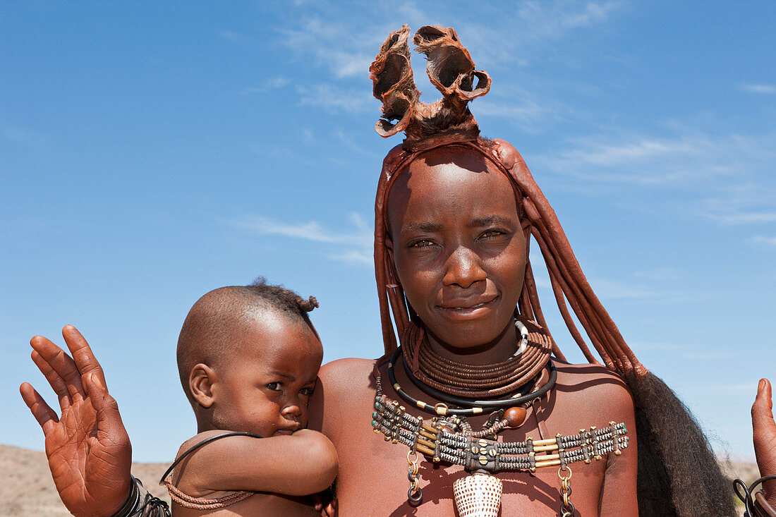 Himbafrau mit Baby, Damaraland, Namibia