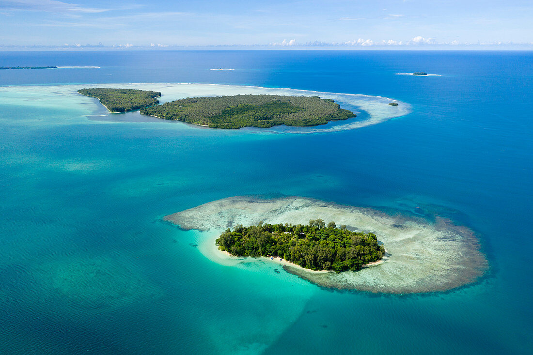 View of the island of Lissenung, New Ireland, Papua New Guinea