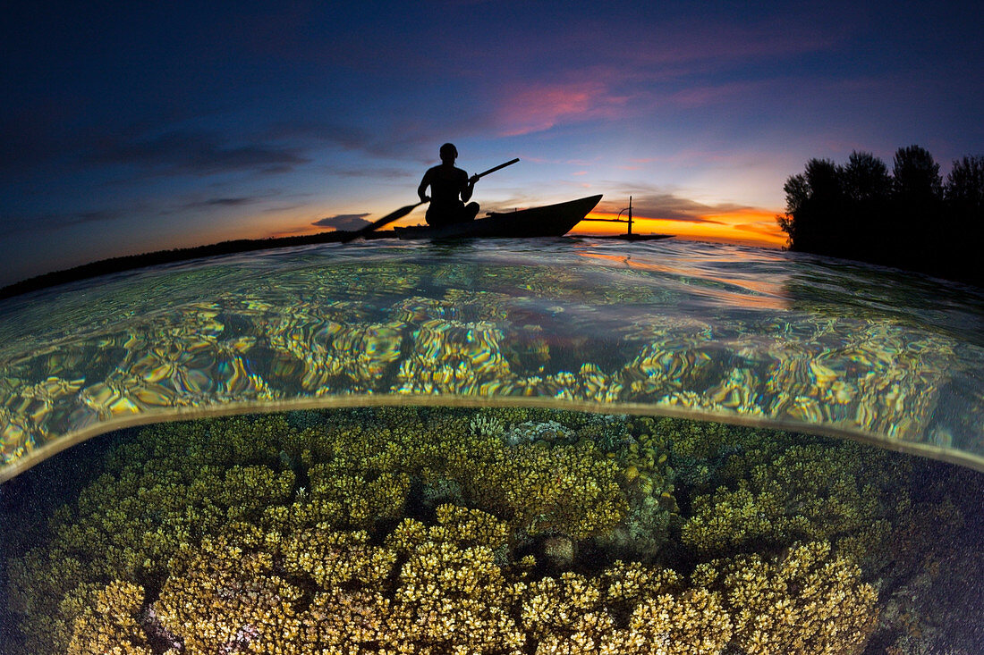 Korallenriff bei Sonnenuntergang, New Ireland, Papua Neuguinea