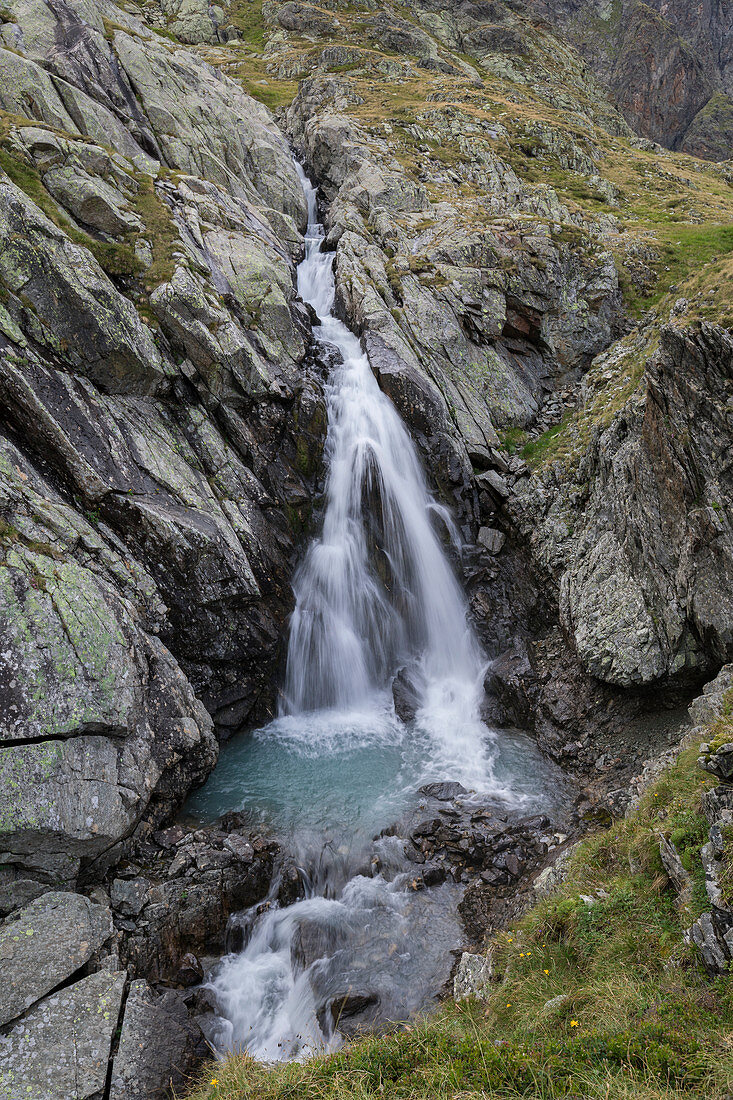Wasserfall am Vordersee im Gradental im Nationalpark Hohe Tauern, Österreich