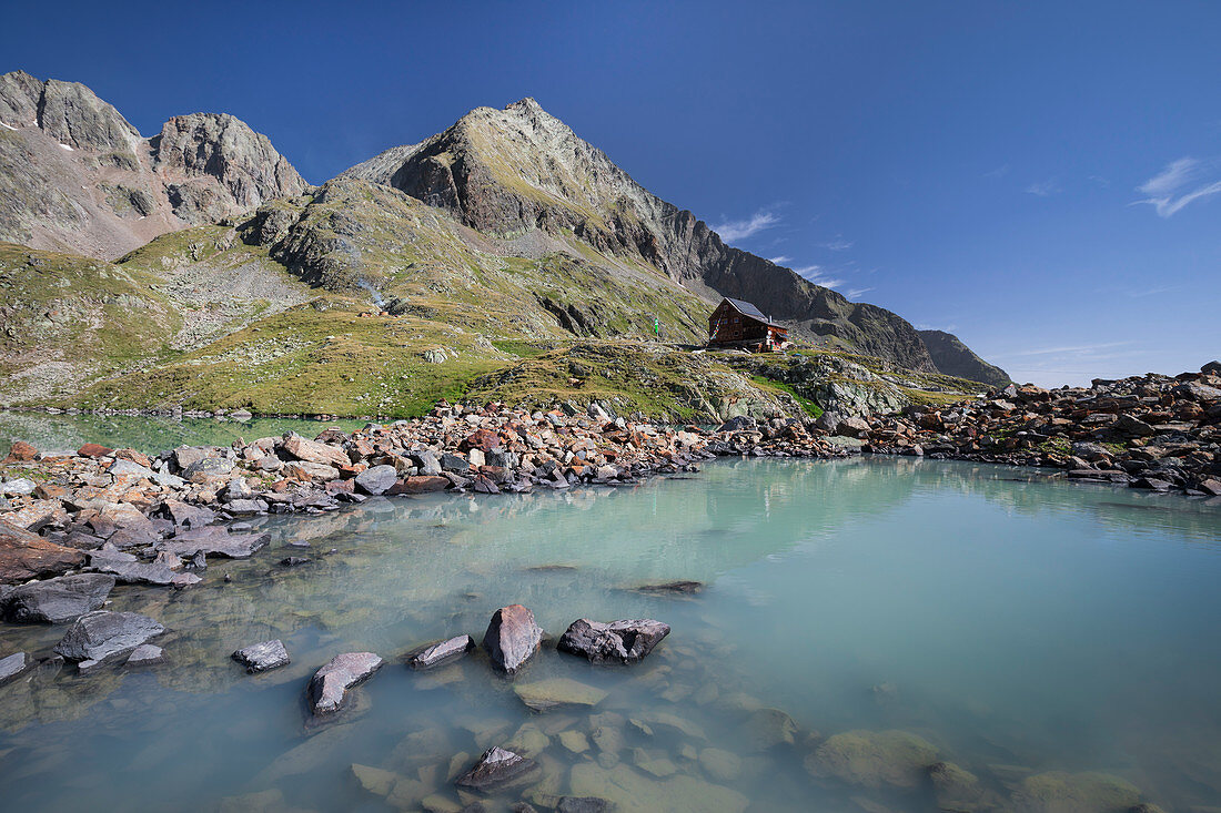 Türkisfarbener Gradensee an der Nossberger Hütte im Gradental, Nationalpark Hohe Tauern, Österreich