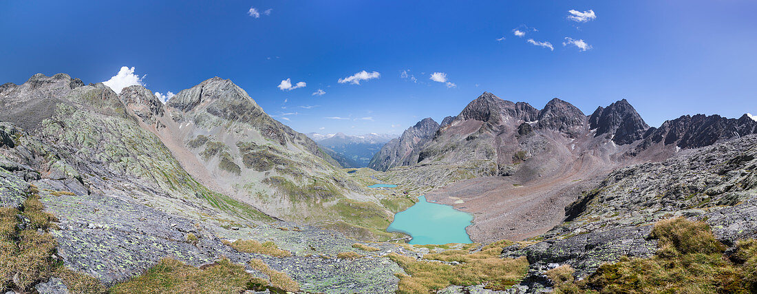 Bergpanorama mit türkisfarbenem Gradensee an der Nossberger Hütte, Gradental im Nationalpark Hohe Tauern, Österreich