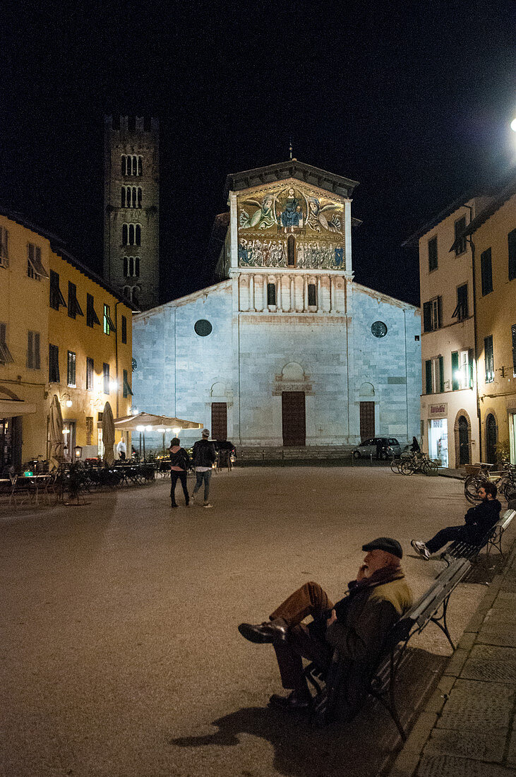 San Frediano Platz und Kirche, Lucca, Toskana, Italien