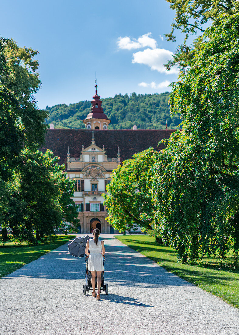 Unterwegs zum Schloss Eggenberg, Graz, Österreich