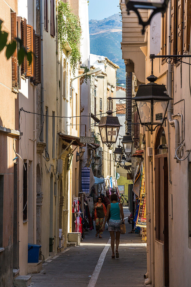 Historische enge Gassen in der Altstadt von Rethymno, Norden Kreta, Griechenland