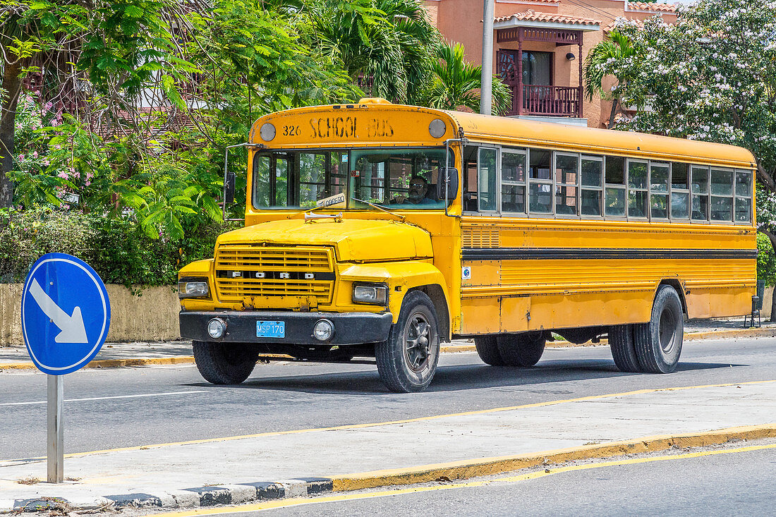 Schulbus, Varadero, Kuba