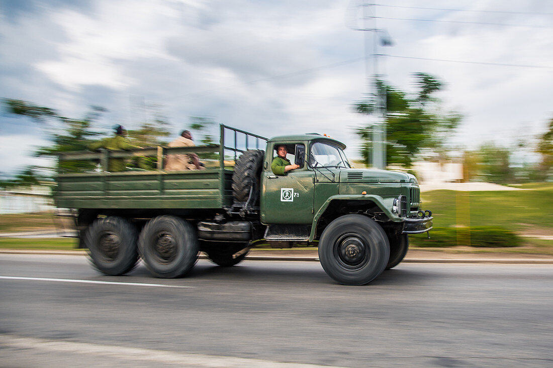 Militärfahrzeug in Santiago de Cuba, Kuba