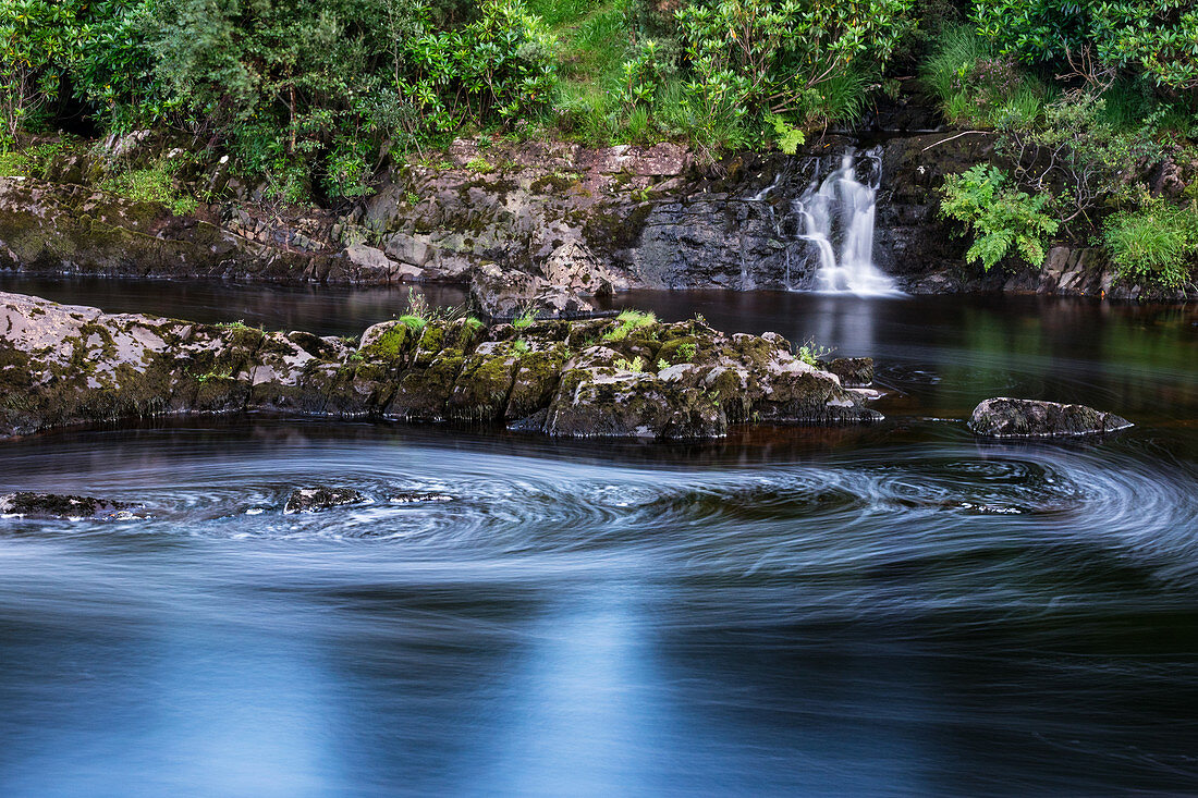 Wasserwirbel, Erriff Fluss, Aasleagh Wasserfälle, Grafschaft Galway, Irland