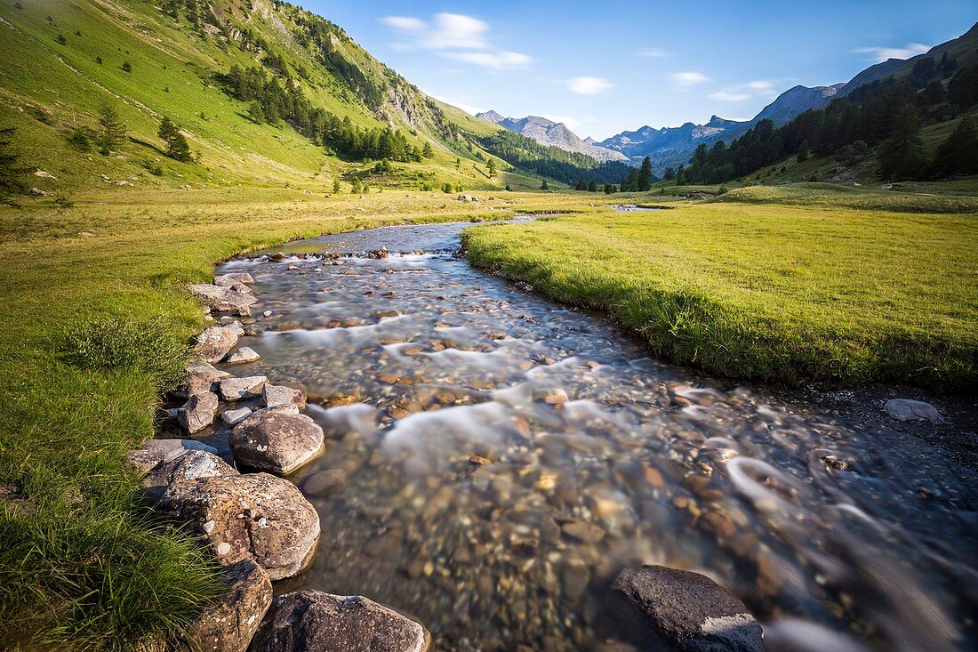 Frankreich, Alpes-de-Haute-Provence, Nationalpark Mercantour, Haute-Hubaye, Tal von Fourane, der Fluss Hubayette