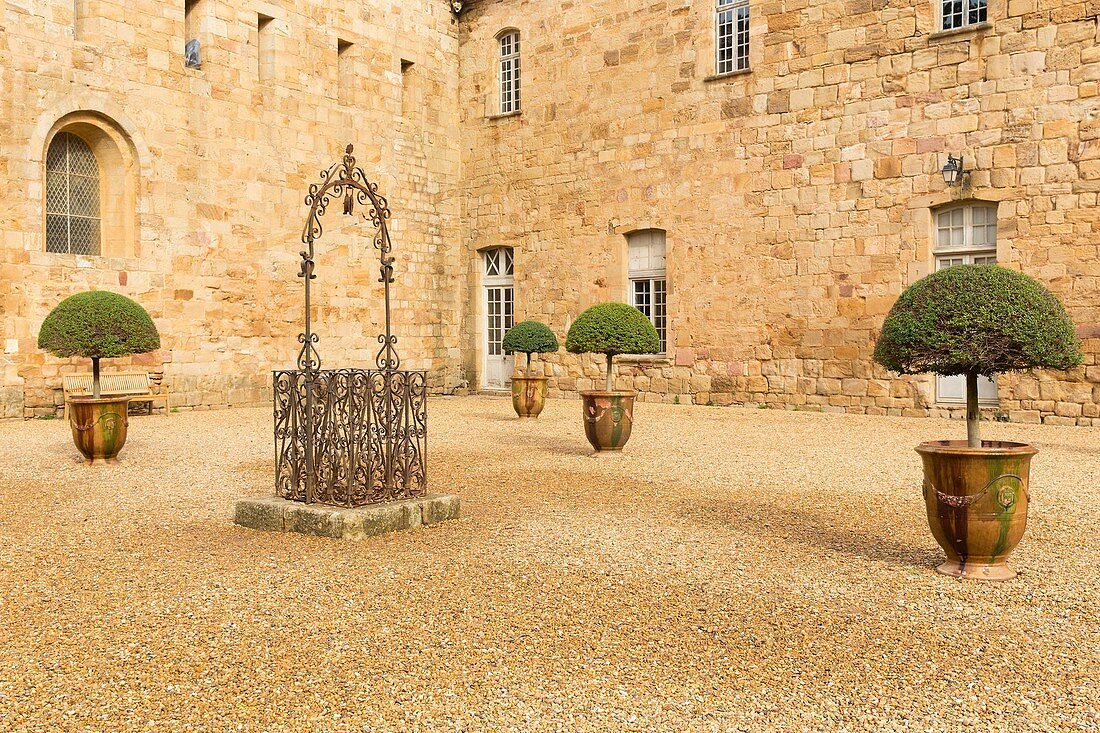 France, Aude, Le Pays Cathare (Cathar country), Narbonne, main courtyard of Sainte Marie de Fontfroide abbey church