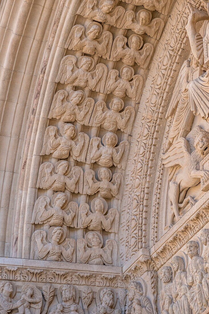 Frankreich, Bouches-du-Rhône, Arles, St. Trophime-Kirche aus dem 12.-15. Jahrhundert, UNESCO Weltkulturerbe, Einzelheiten des Portals