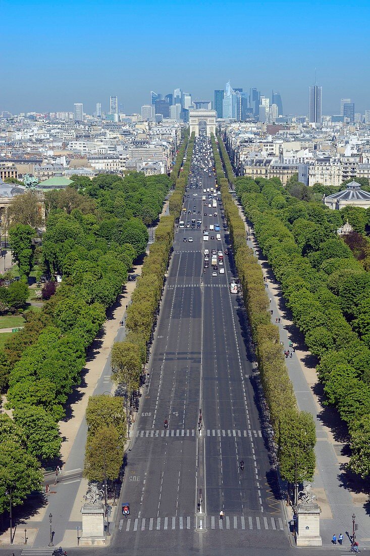 France, Paris, Champs Elysees avenue
