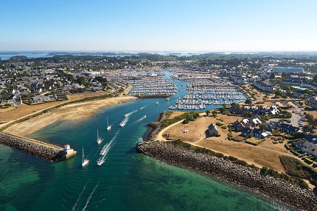 France, Morbihan, Presqu'ile de Rhuys, Arzon, le The Crouesty Harbour (aerial view)