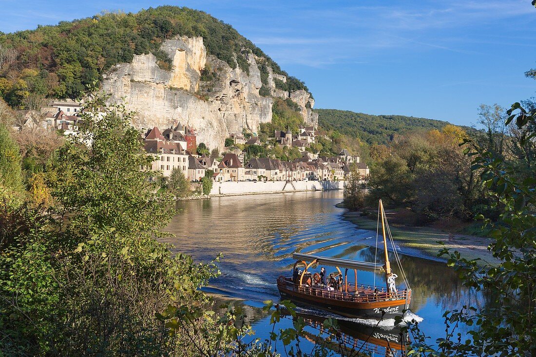 France, Dordogne, La Roque Gageac, labeled the most beautiful villages of France