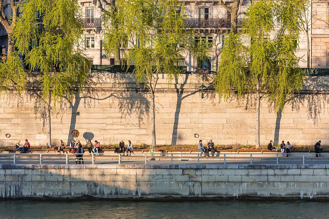Frankreich, Paris, von der UNESCO zum Weltkulturerbe erklärtes Gebiet, Rue Georges Pompidou, Fußgängerzone