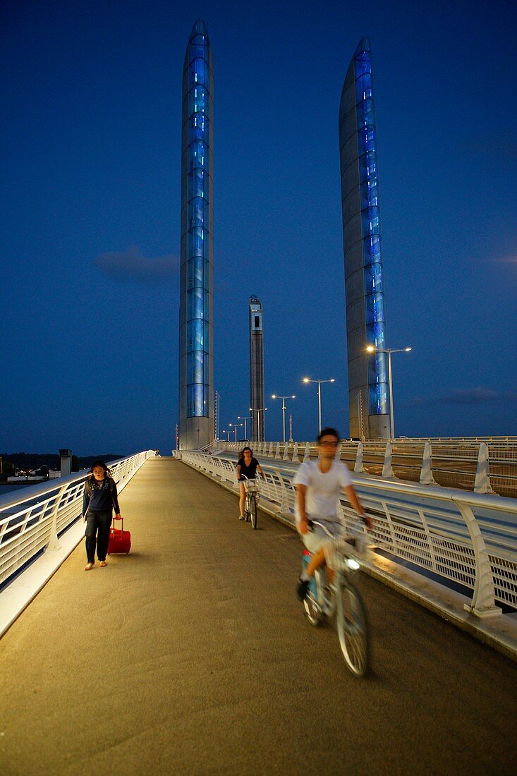 Frankreich, Gironde, Bordeaux, UNESCO-Weltkulturerbegebiet, Chaban-Delmas-Brücke