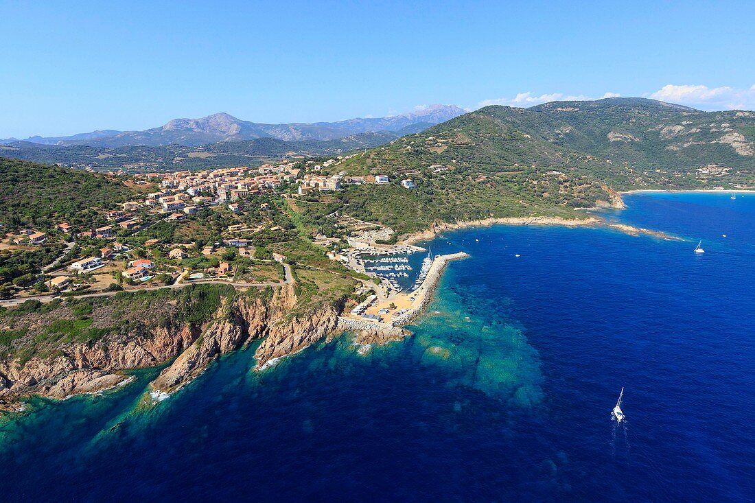 Frankreich, Corse-du-Sud, Deux Sevi, Cargese (Luftaufnahme)