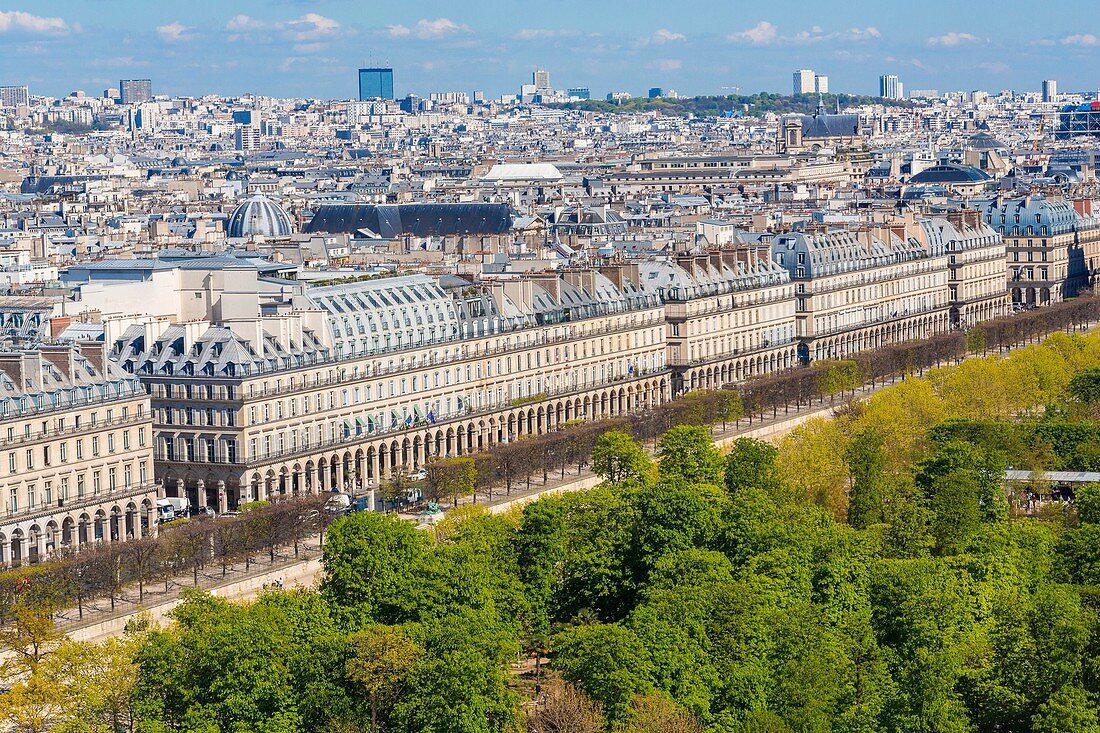 Frankreich, Paris, Blick auf den Garten der Tuileries, die Rue de Rivoli (Anfang 19. Jahrhundert) und den Nordosten von Paris