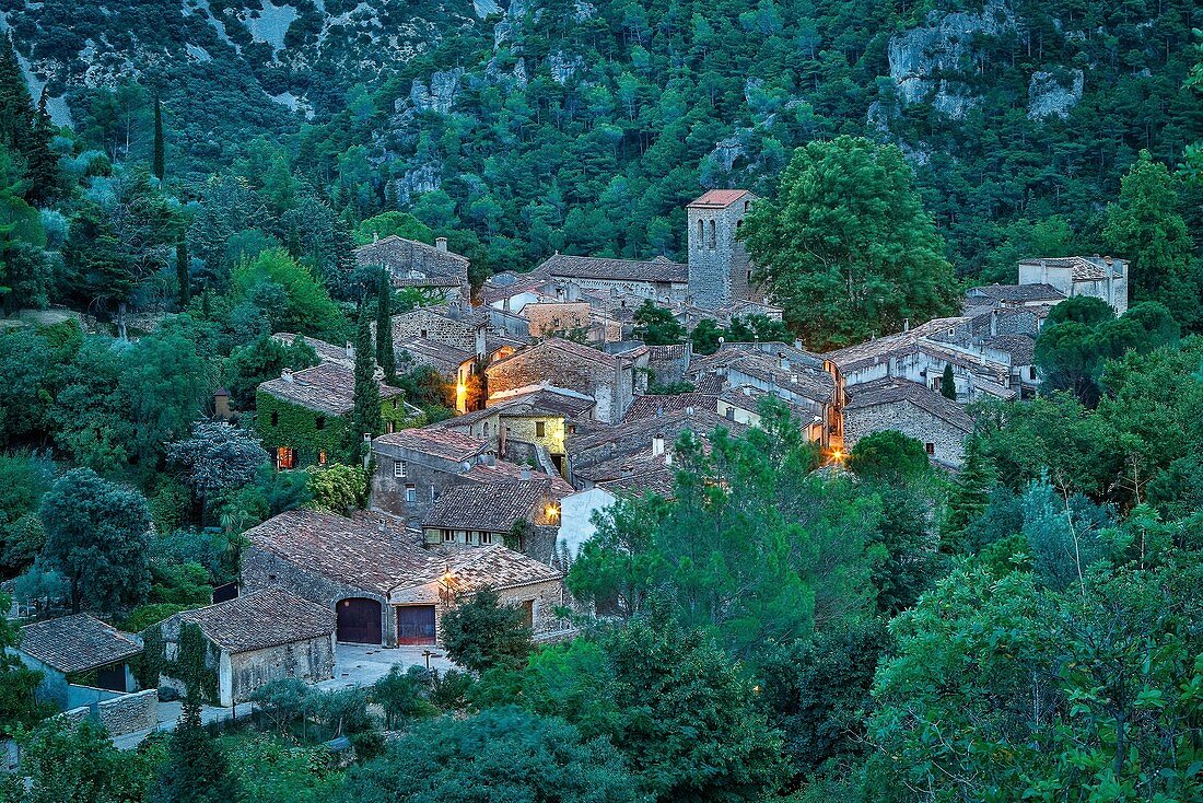 Frankreich, Hérault, Saint-Guilhem-le-Désert, aufgeführt als eines der schönsten Dörfer Frankreichs, Blick auf das Dorf