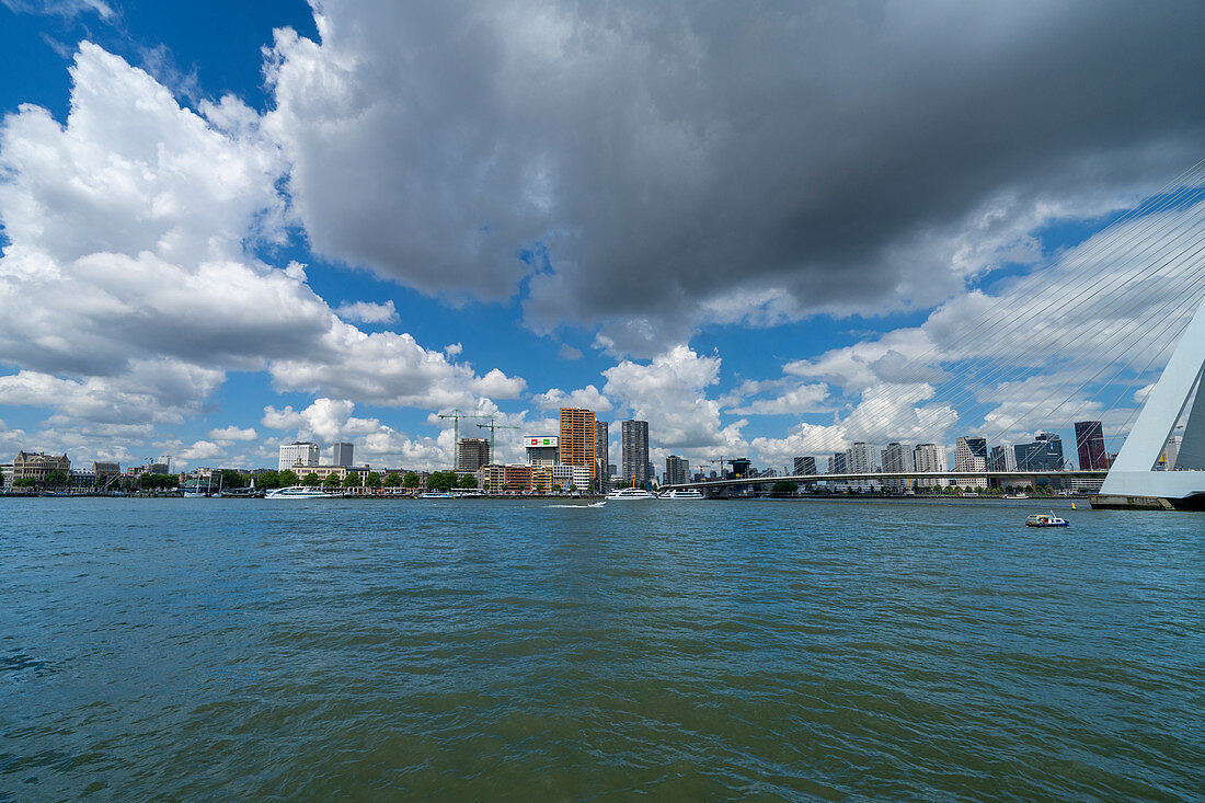 Blick über die Nieuwe Maas auf das Nieuwe Werk Viertel, Rotterdam, Holland, Niederlande