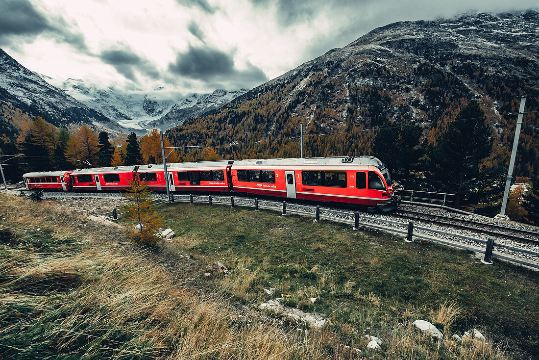 Berninaexpress on the Morteratsch Glacier, Bernina, Bernina Pass, Upper Engadine, Engadine, Switzerland, Europe