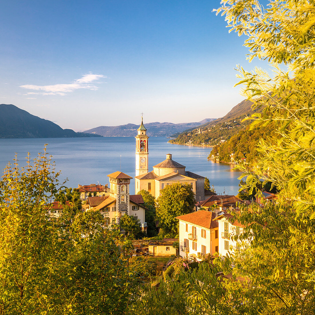 Kirche von Cannero,  Lago Maggiore, Piemont, Italien