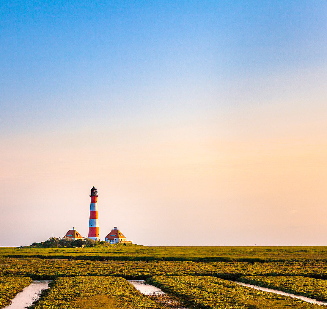 Westerhever Leuchtturm, Halbinsel Eiderstedt, Nordfriesland, Schleswig-Holstein, Deutschland