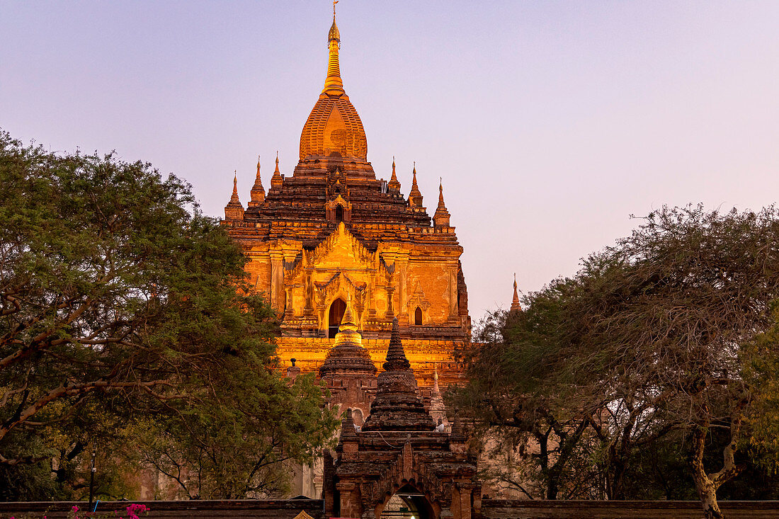 Htilominlo Tempel in der Abenddämmerung, Bagan, Myanmar