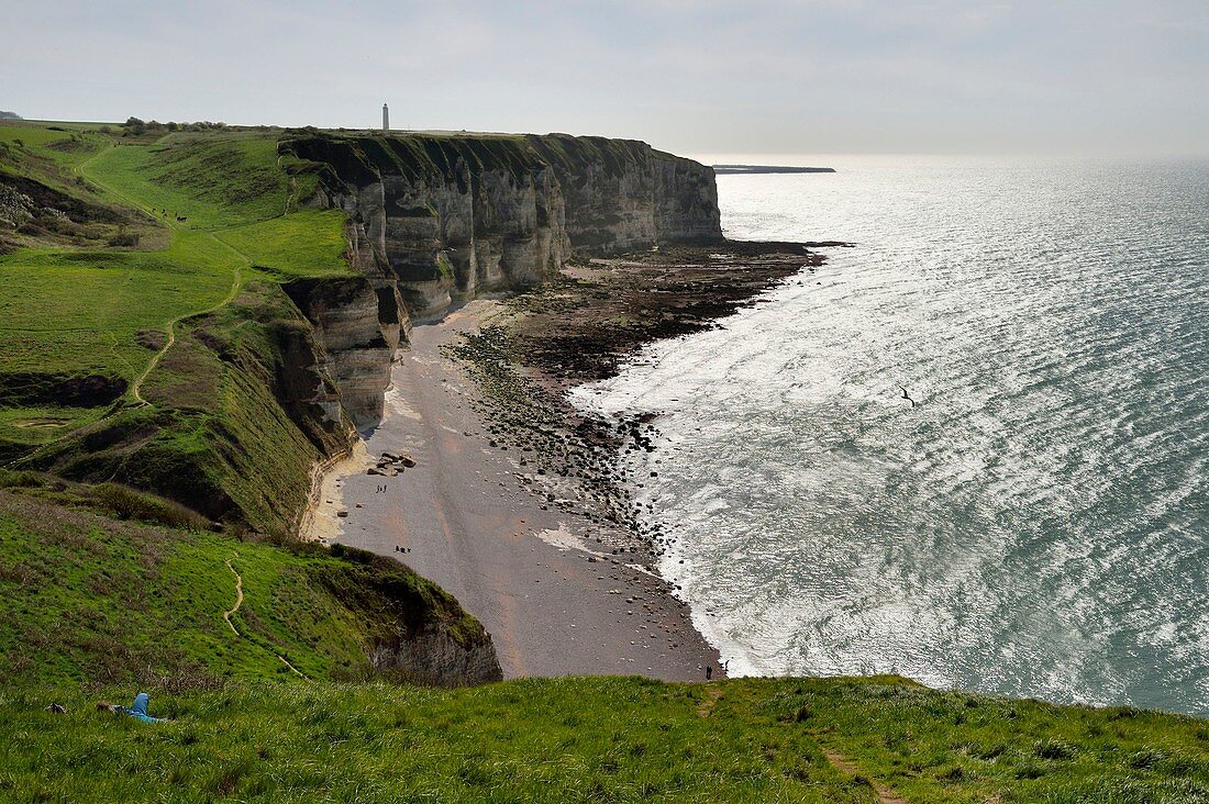 Frankreich, Seine-Maritime, Pays de Caux, Alabasterküste (Côte d'Albatre), Etretat, Strand von Antifer entlang der GR21