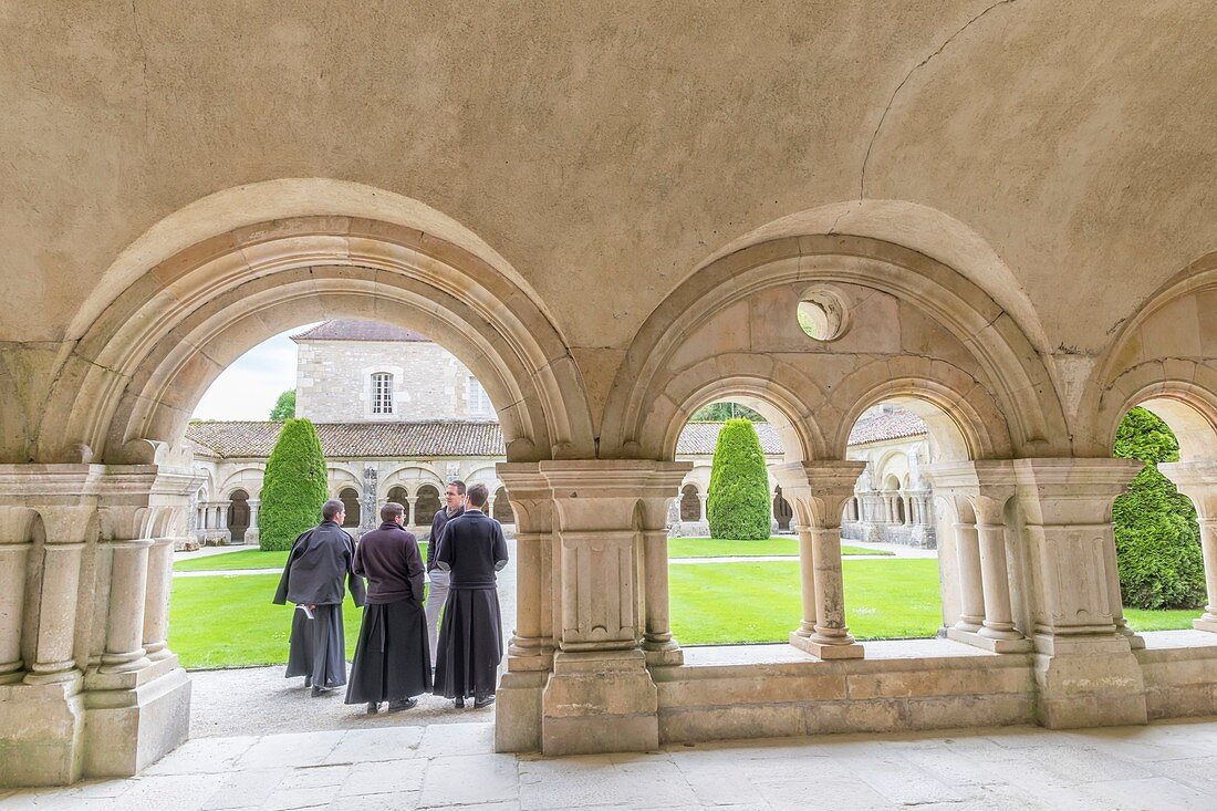 Frankreich, Côte-d'Or, Marmagne, ehemalige Zisterzienserabtei von Fontenay, gegründet 1118, von der UNESCO zum Weltkulturerbe erklärt, Kreuzgang