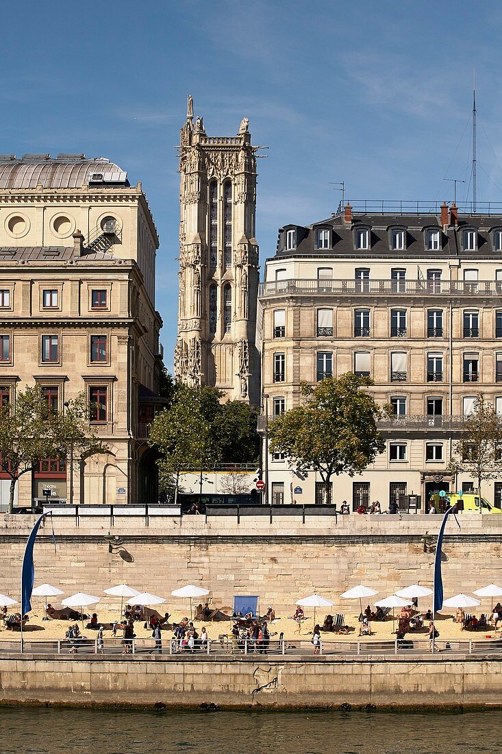 Frankreich, Paris, Stadtgebiet, UNESCO Weltkulturerbe, rechtes Seine-Ufer, Pariser Strände, St. Jacques im Hintergrund