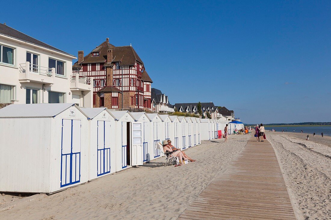 France, Somme, Baie de Somme, Le Crotoy, seaside villas and beach huts
