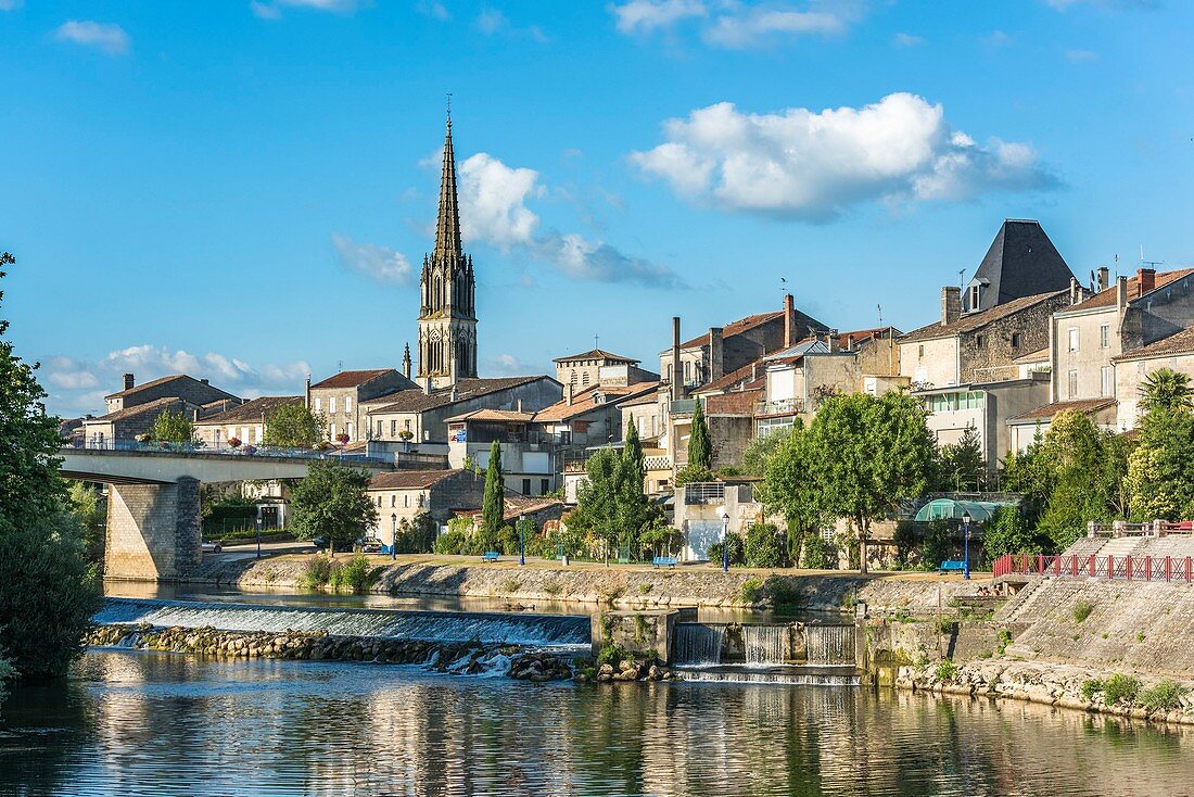 France, Gironde, Coutras, the banks of the Dronne river and Gothic Saint jean Baptiste church