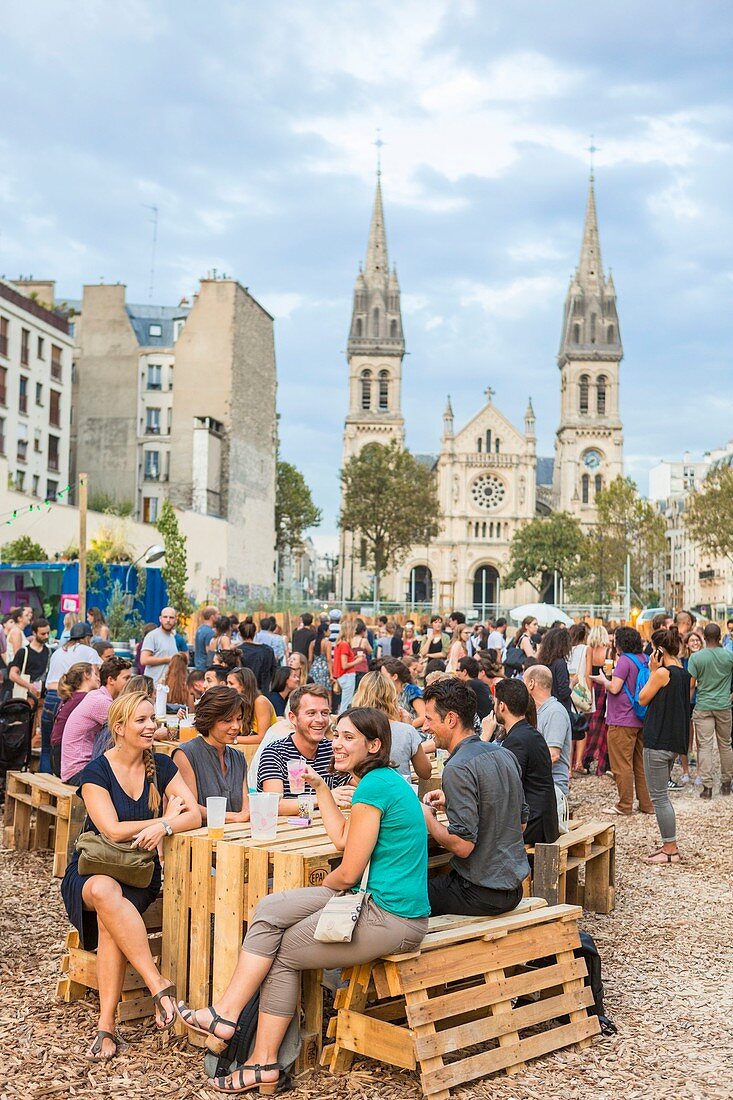 Frankreich, Paris, La Friche Richard Lenoir (Grillrestaurant, Bar) geöffnet vom 07.07.2016 bis 05.11.2016, 2018 wurde dort ein öffentlicher Garten angelegt