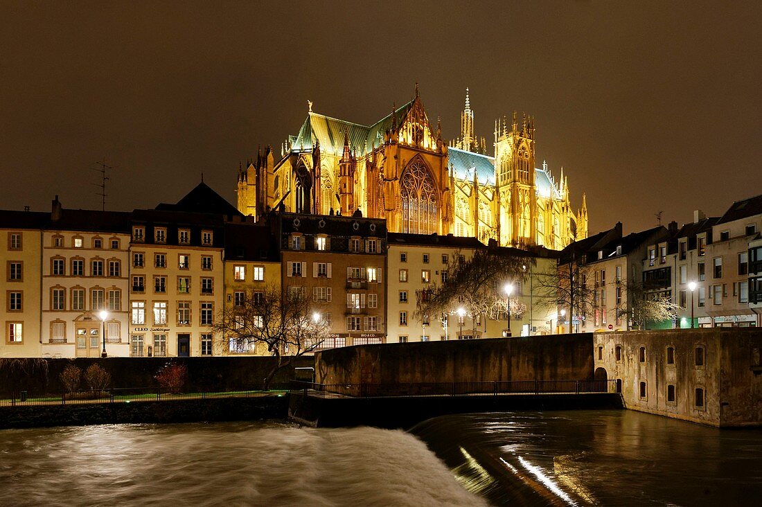 France, Moselle, Metz, River Moselle banks and St Etienne cathedral