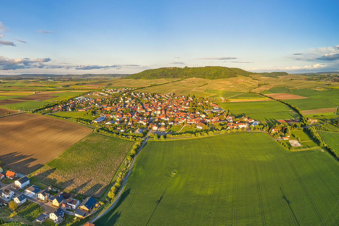 Luftbild von Rödelsee am Abend, Kitzingen, Unterfranken, Franken, Bayern, Deutschland, Europa