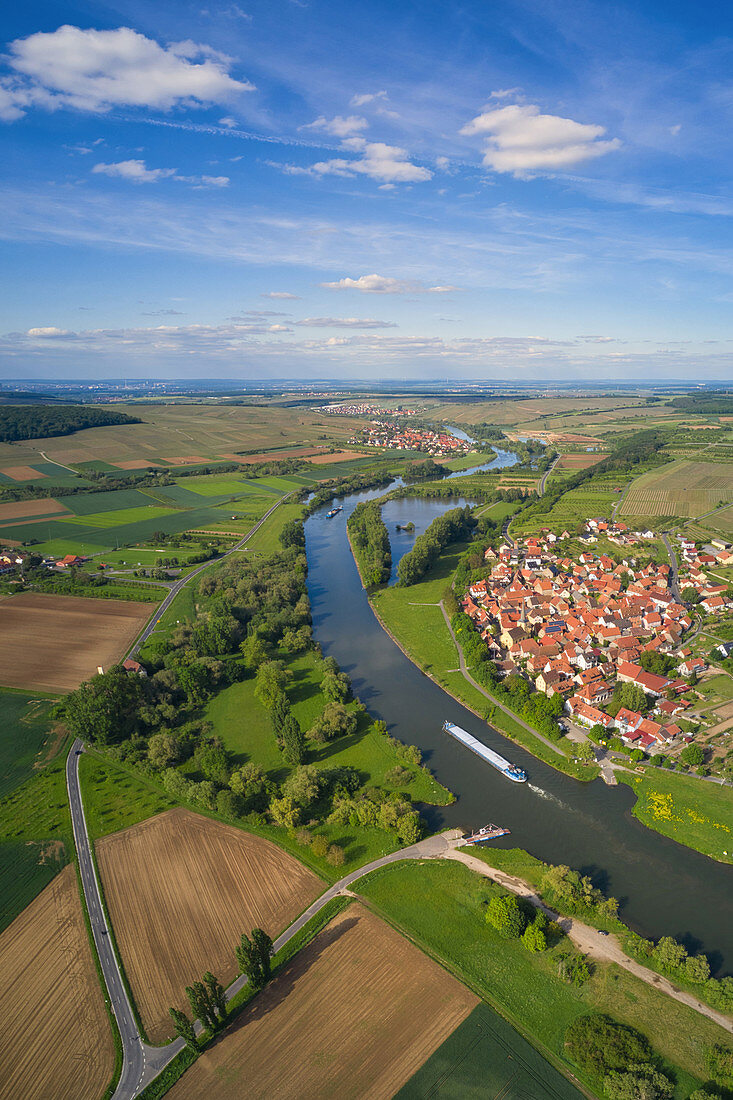View of the Main Valley near Fahr, Volkach, Kitzingen, Lower Franconia, Franconia, Bavaria, Germany, Europe,